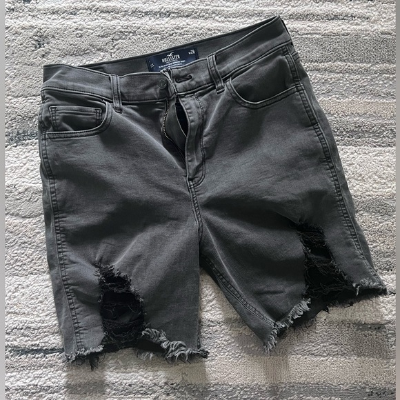 Hollister Ultra High Rise Bermuda Shorts - Picture 1 of 6
